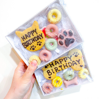 Artisan Freeze Dried Chicken Birthday “Cookie” And “Donuts” Gift Box
