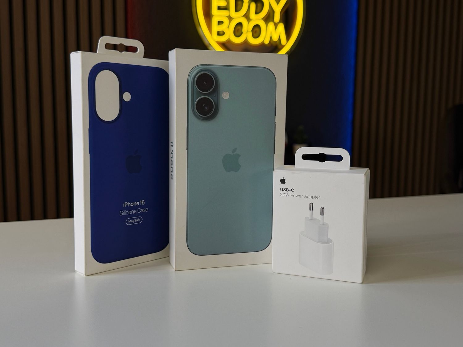 iPhone 16 - 128GB - Teal