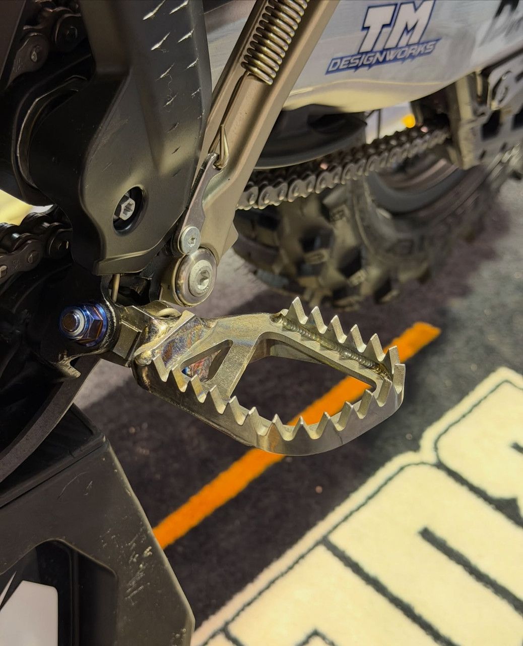 BPD TITANIUM FOOTPEGS 5mm DOWN 5mm BACK KTM GROUP 23-26