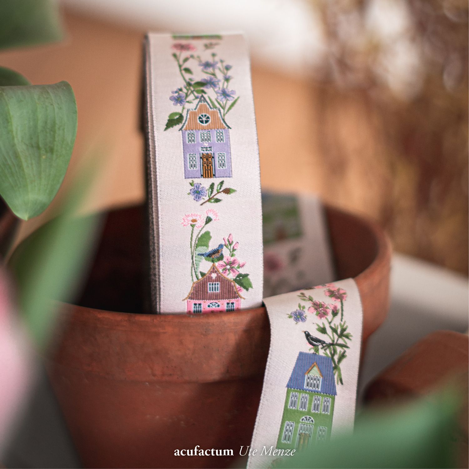 acufactum Webband Häuser und Blüten