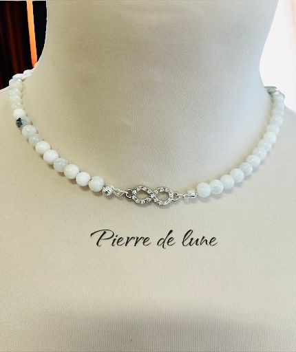 collier en pierre de lune blanche infini