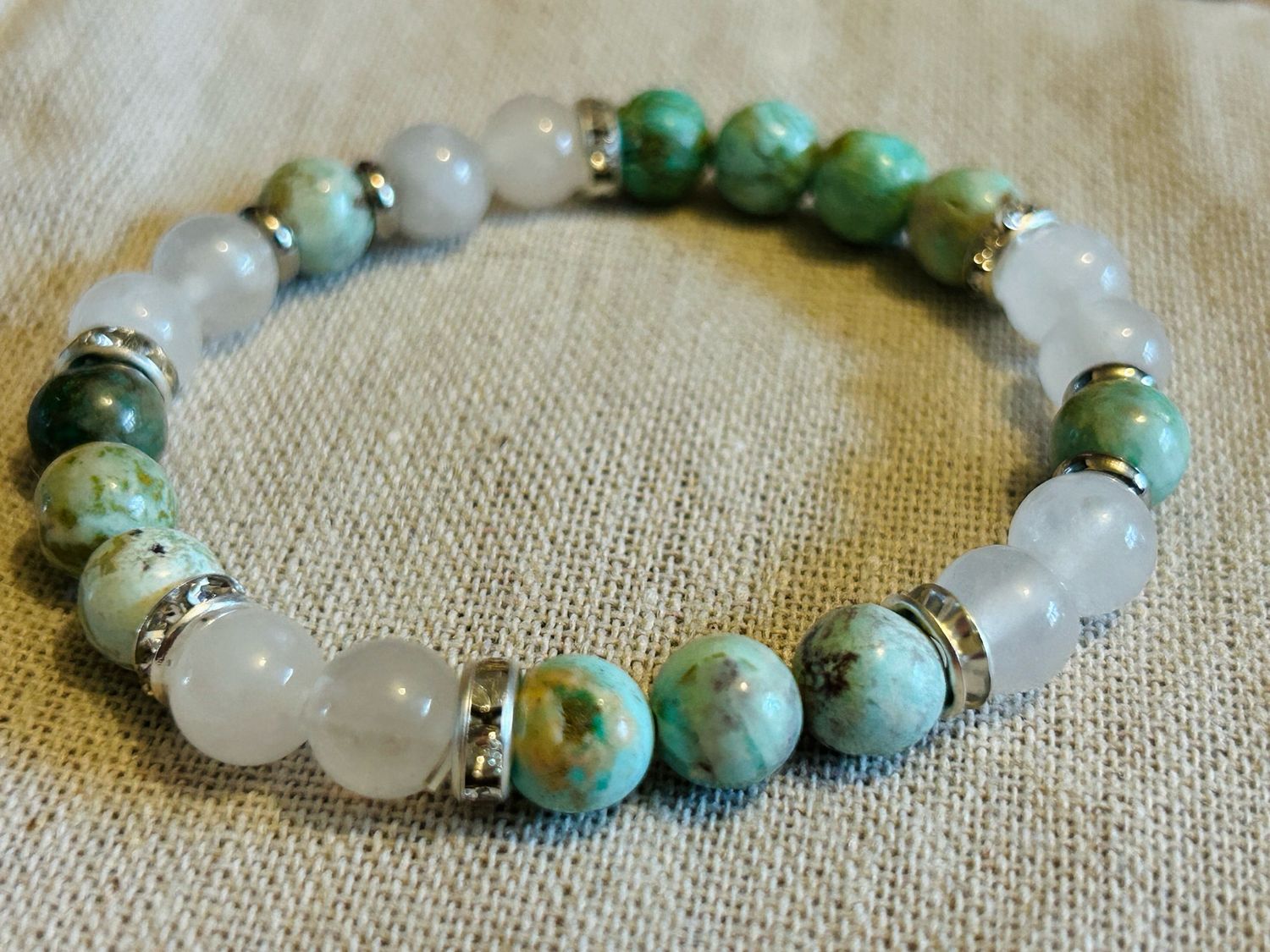 Bracelet turquoise et jade blanc - protection-équilibre-convalescence-humilité