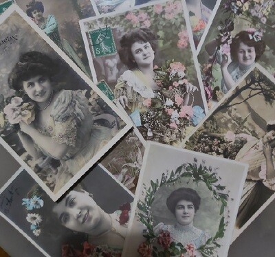 Serie 10 Cartoline Postali Primi del '900 Serie Donne e Fiori n01 Viaggiate