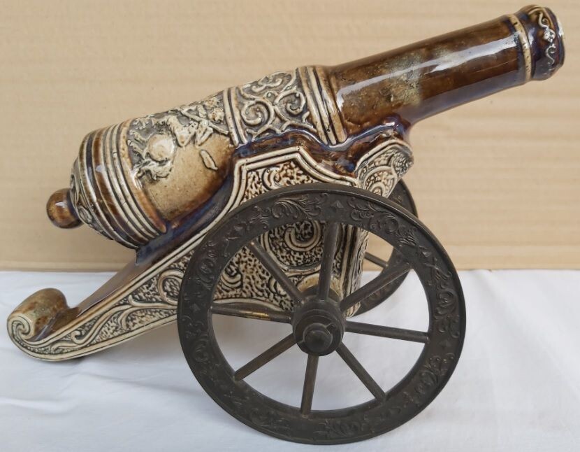 Bottiglia Liquore Brandy Cannone Ceramica d'Arte Soprammobile 1960