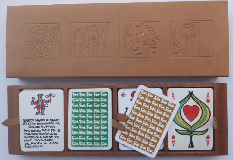 Cofanetto Astuccio 4 Mazzi Carte Gioco Poker Sergio Ruffolo ENI Dal Negro 6000 Esemplari