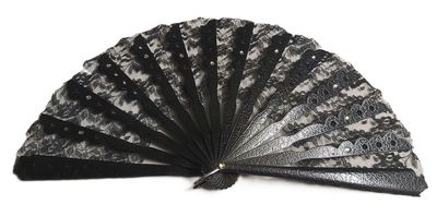 Ventaglio Finissimo Pizzo Nero Manico Pelle Decorato con Strass