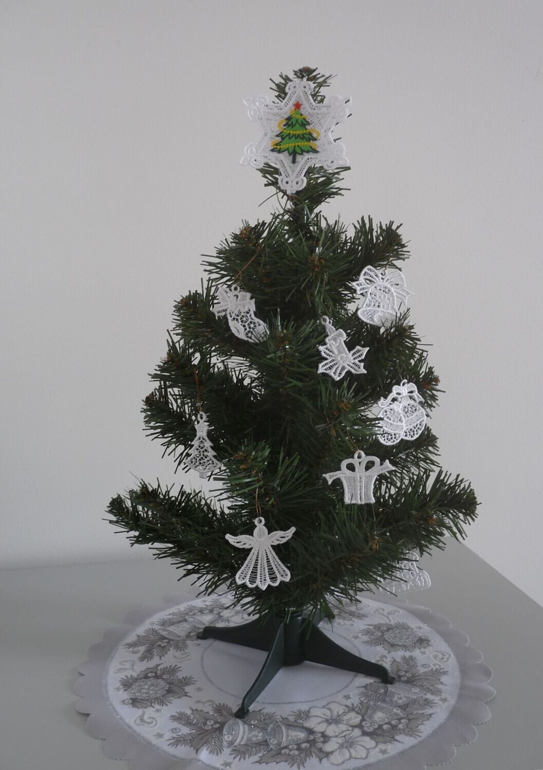 Vyšívané vianočné ozdoby