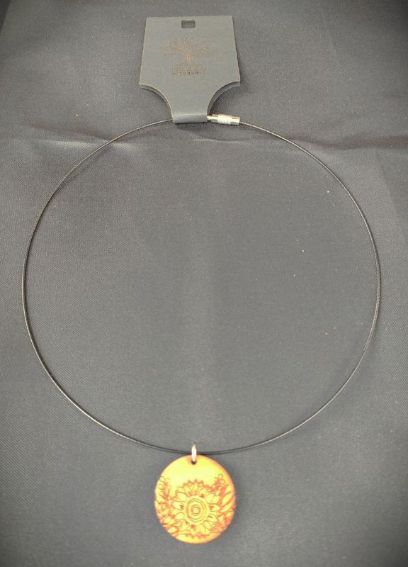 Kette mit Kirschholz Kette mit Kirschholz "Ray of Sunshine"