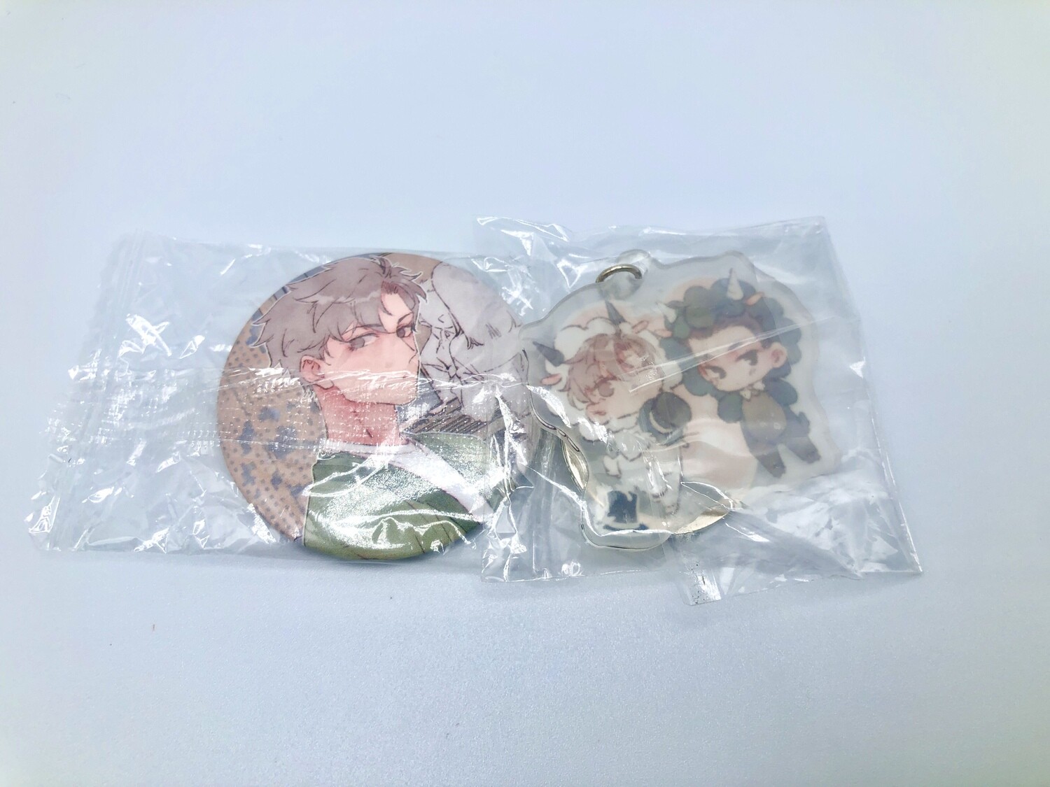 BL | Yaoi : Engraved on my Heart badge &amp; Acrylic chain set