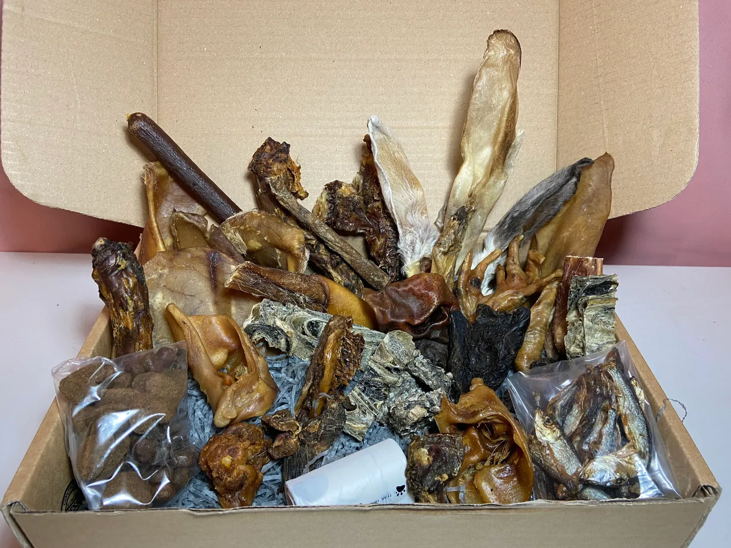 COFFRET découverte friandises pour grand chiot avec jouet OFFERT COFFRET découverte friandises pour grand chiot avec jouet OFFERT