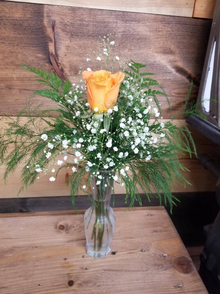 Bud Vases &amp; Small Arrangements