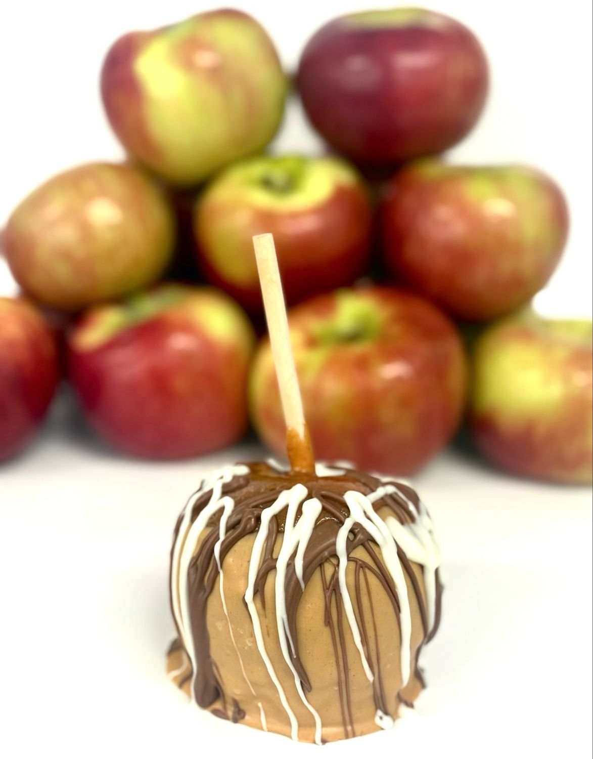 Peanut Butter Drizzle Caramel Apple