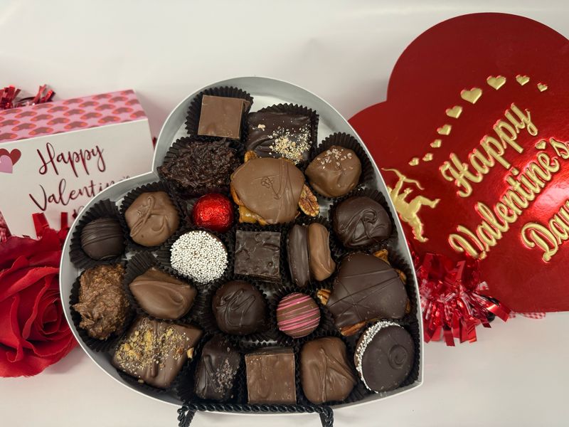 Pre-Packed 1 lb Foil Heart Pre-Packed 1 lb Foil Heart