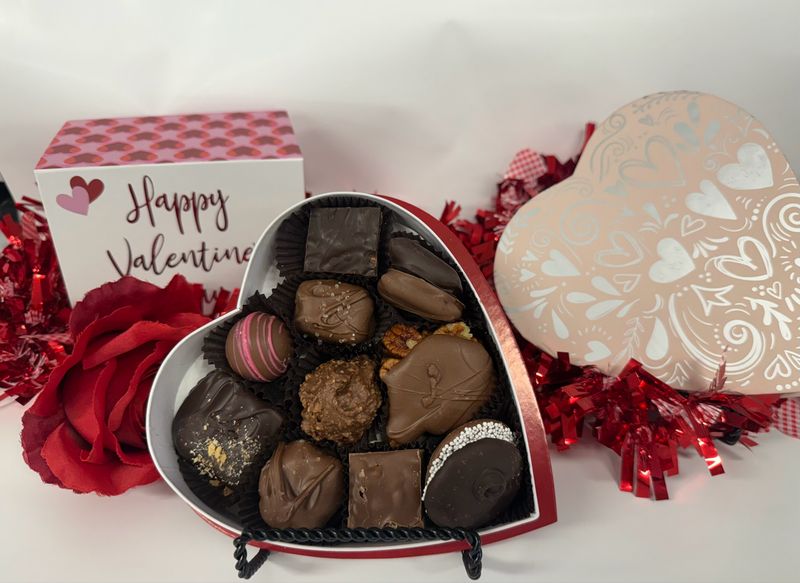 Pre- Packed 1/2 Lb Princess Heart Box Pre- Packed 1/2 Lb Princess Heart Box