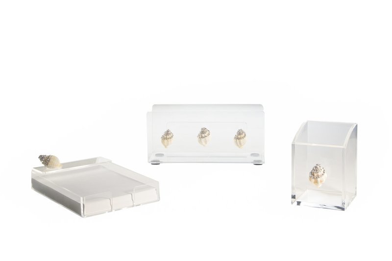 #104 Clear Acrylic Note Pad Holder with Crystal Embellished Conch Shell (Note Pad Included) 4.5&quot;Lx6.5&quot;Wx1.25&quot;H
