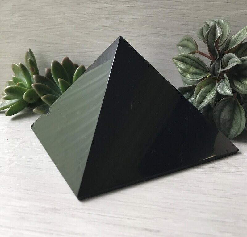 Shungite Pyramid 10cm