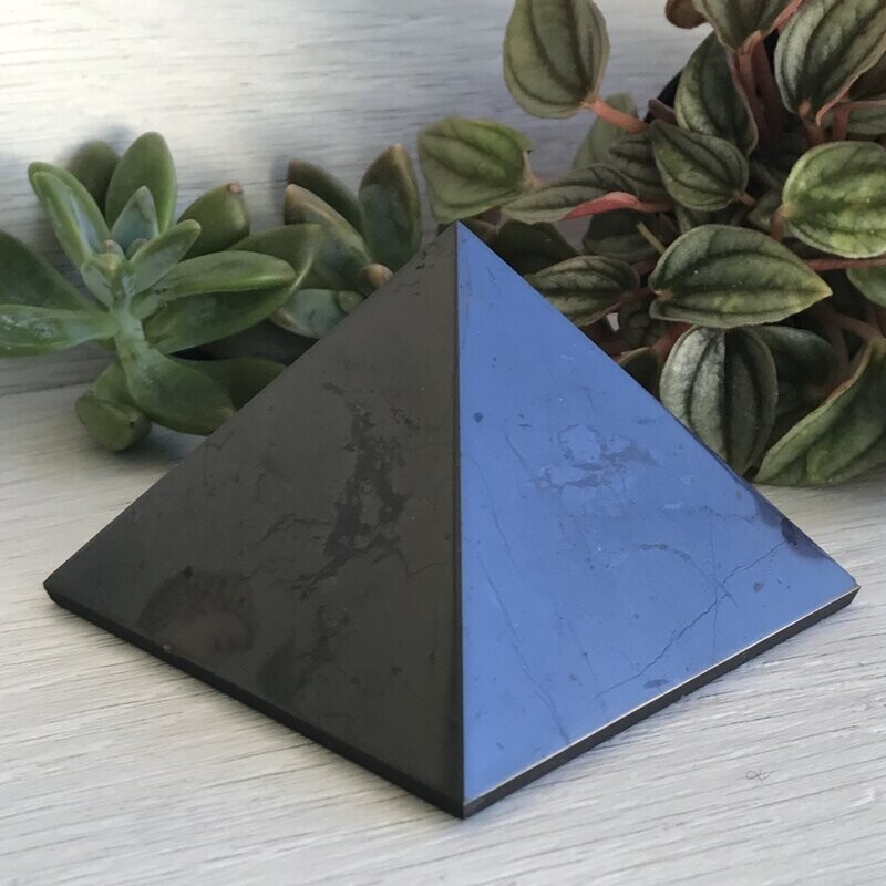 Shungite Pyramid 7cm