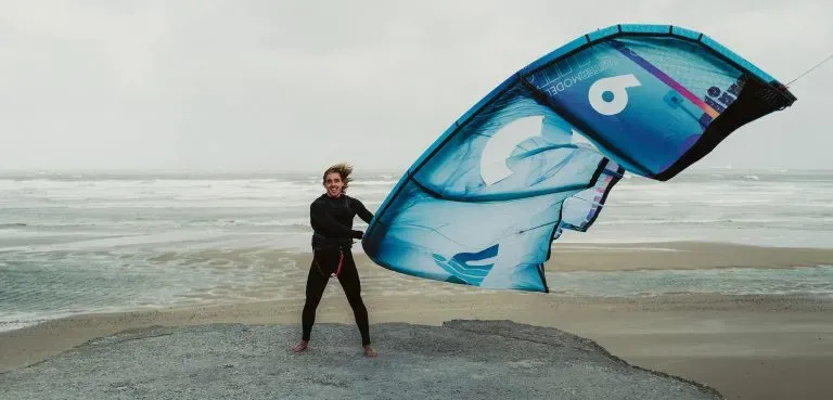 Kitesurfing Rental - Kite, Bar, Board set Kitesurfing Rental - Kite, Bar, Board set