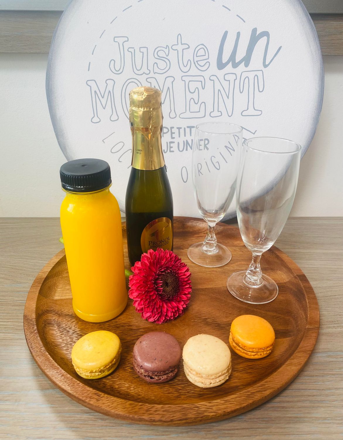 Prosecco/Jus d'orange/macarons