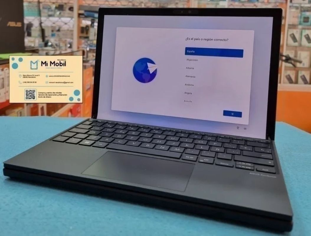 ASUS Zenbook 17 Fold OLED (UX9702)
