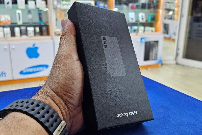Samsung Galaxy S24 FE 128GB Grafito