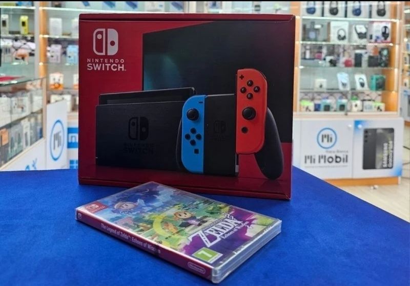 Nintendo Switch 6,2" Joy Con Azul y Rojo Neón