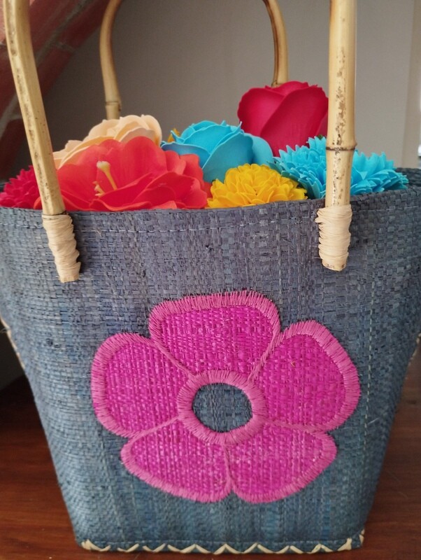 Fleur à savon - panier en osier fleur