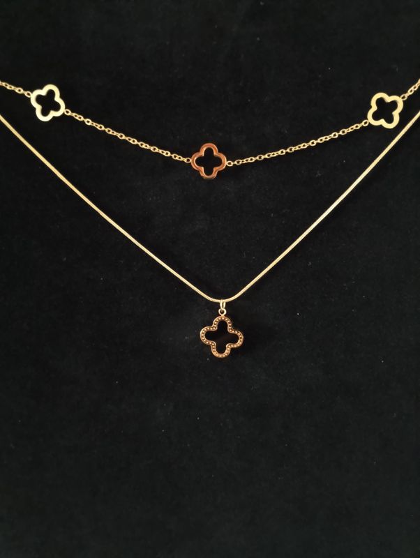 Collier trèfle à quatre feuilles double