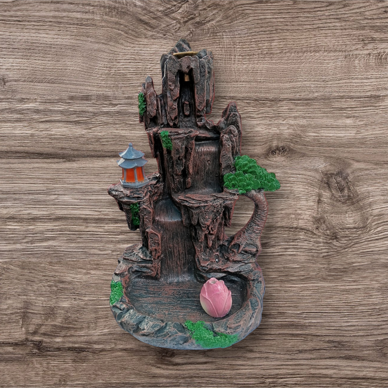 Fontaine à cônes et bâton d'encens