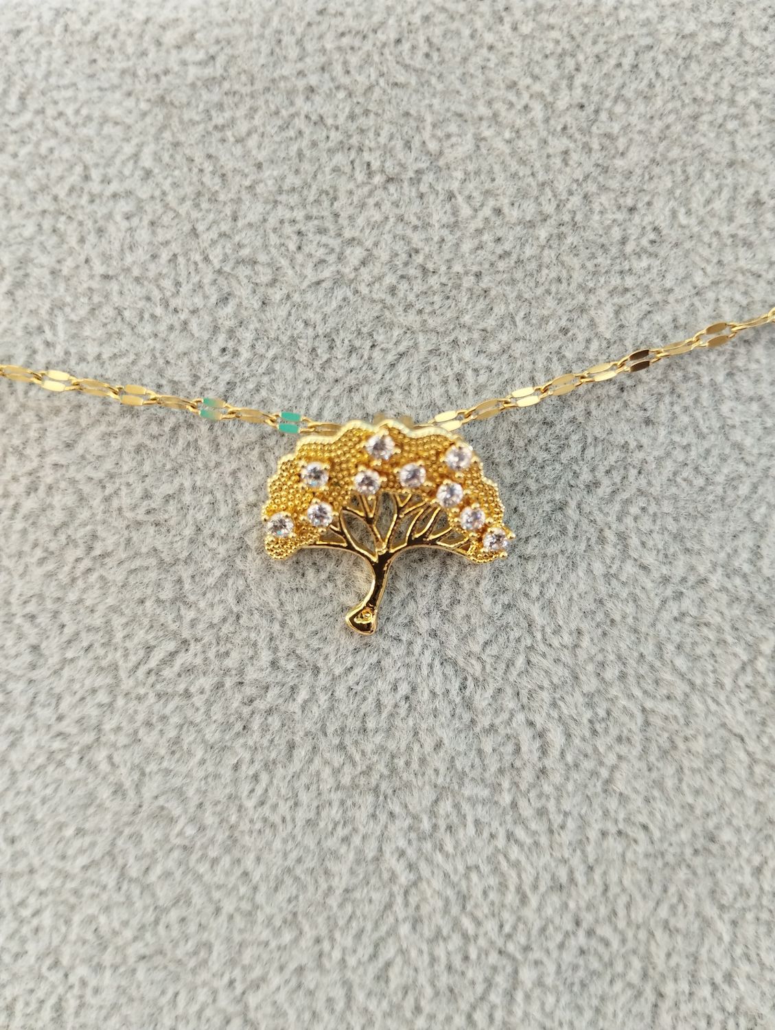 Chaîne avec pendentif - arbre de vie