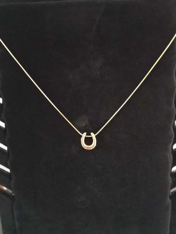 Collier fer à cheval Collier fer à cheval
