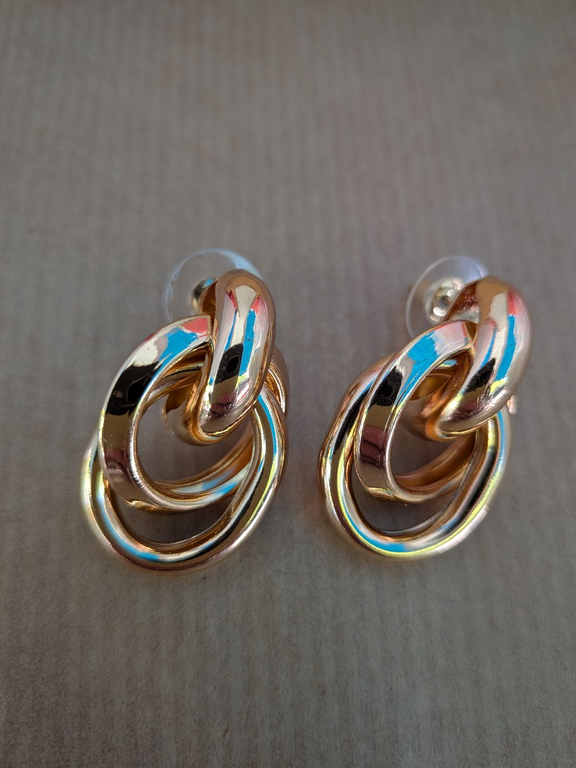 Boucle d'oreille - L'élégance texturée