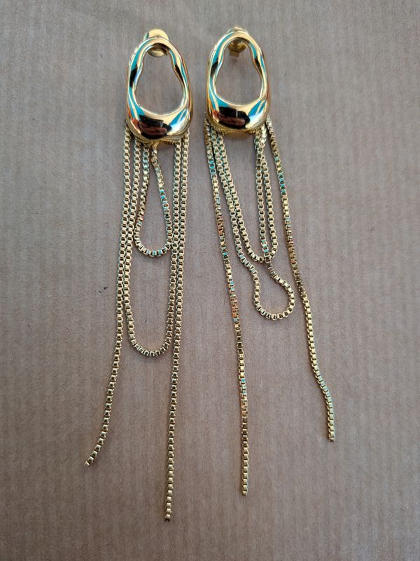 Boucle d'oreille " cascade de chaînes dorées"