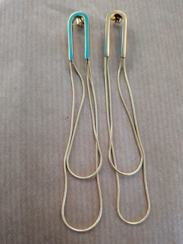 Boucle d'oreille "U inversé"