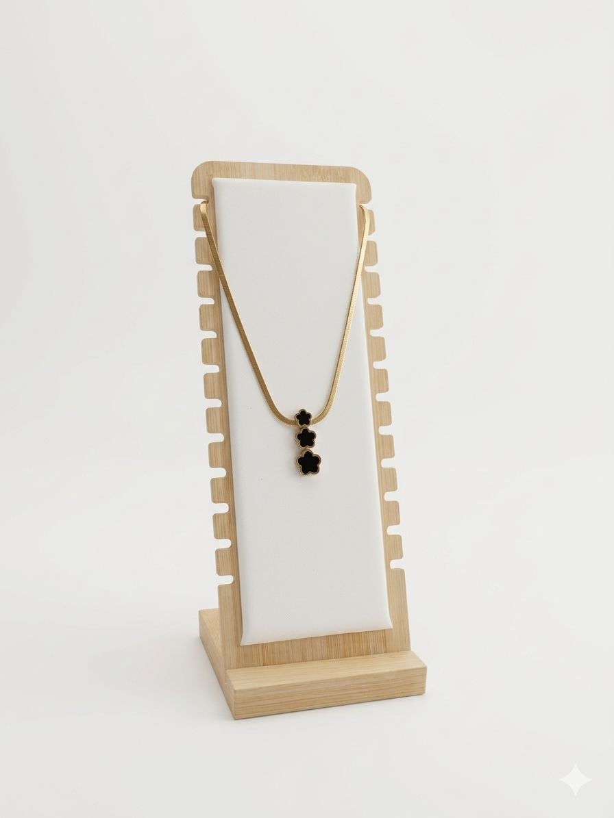 Collier trio de fleurs noires