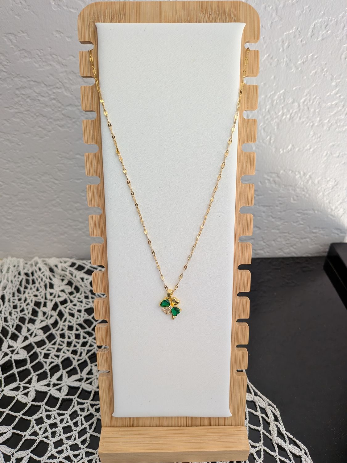 Collier Pendentif "Trèfle de Chance" aux Quatre Cœurs