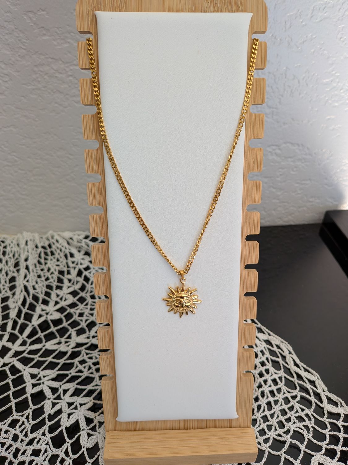 Collier Pendentif "Soleil Divin" Rayonnant