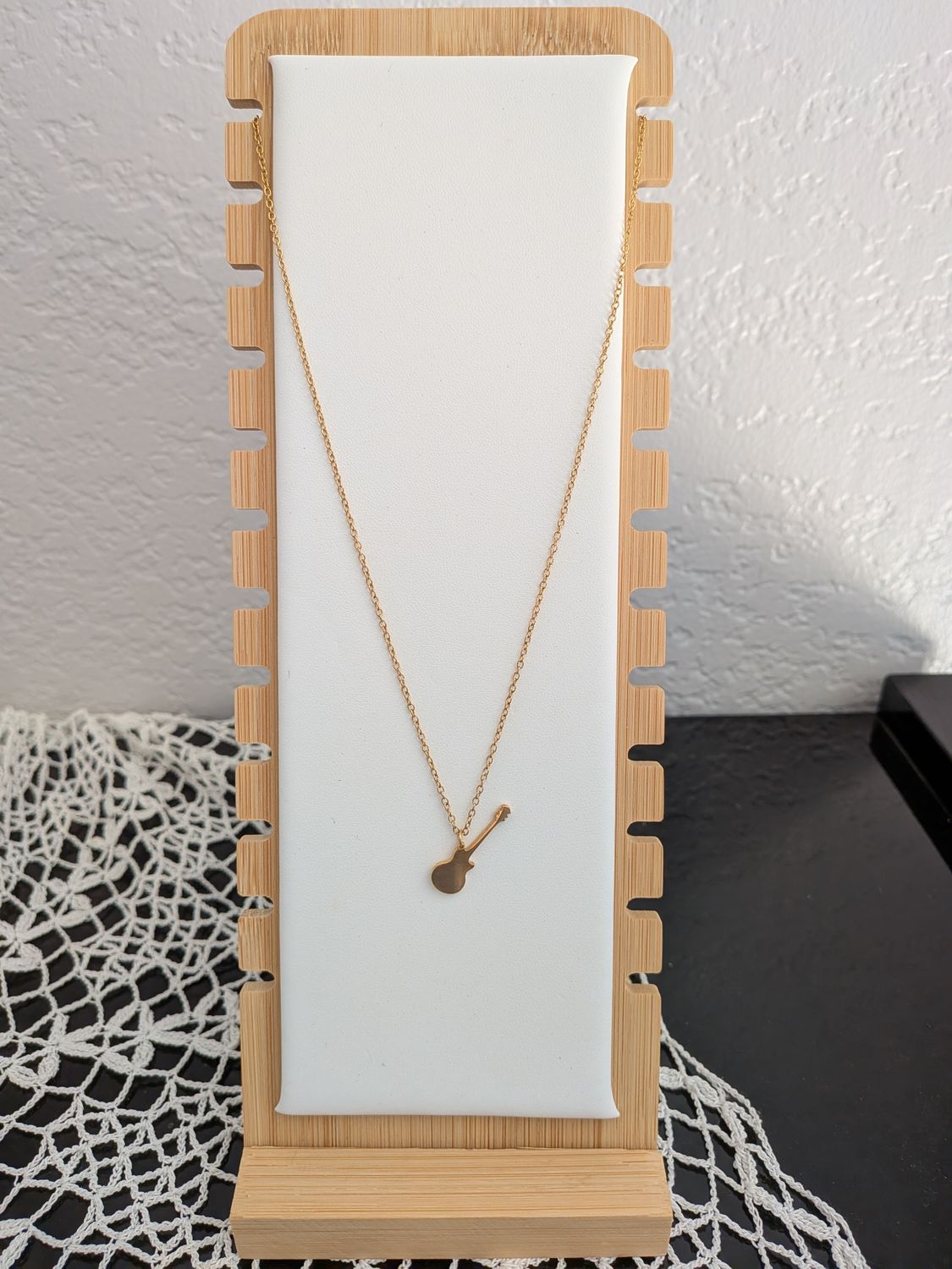 Collier Pendentif "Guitare Iconique" Doré
