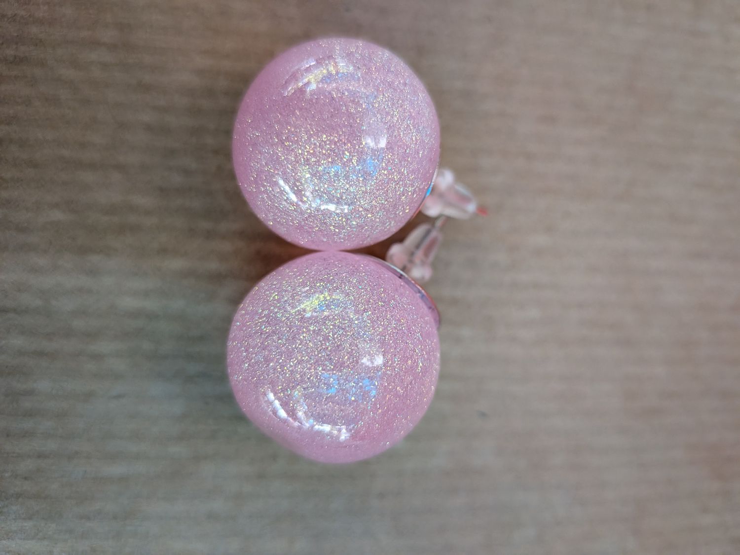Boucle d'oreille puces "Nuage de Paillettes" – Rose Irisé