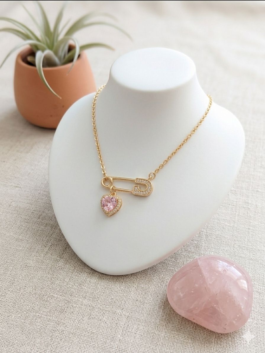 Collier Épingle à Nourrice & Cœur Scintillant Collier Épingle à Nourrice & Cœur Scintillant