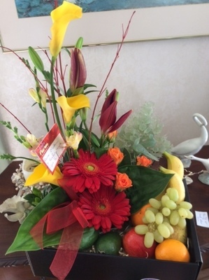 Luscious Fruit & Flower Box 00009