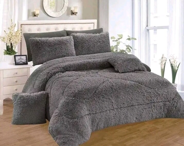 Fluffy Fleece Comforter