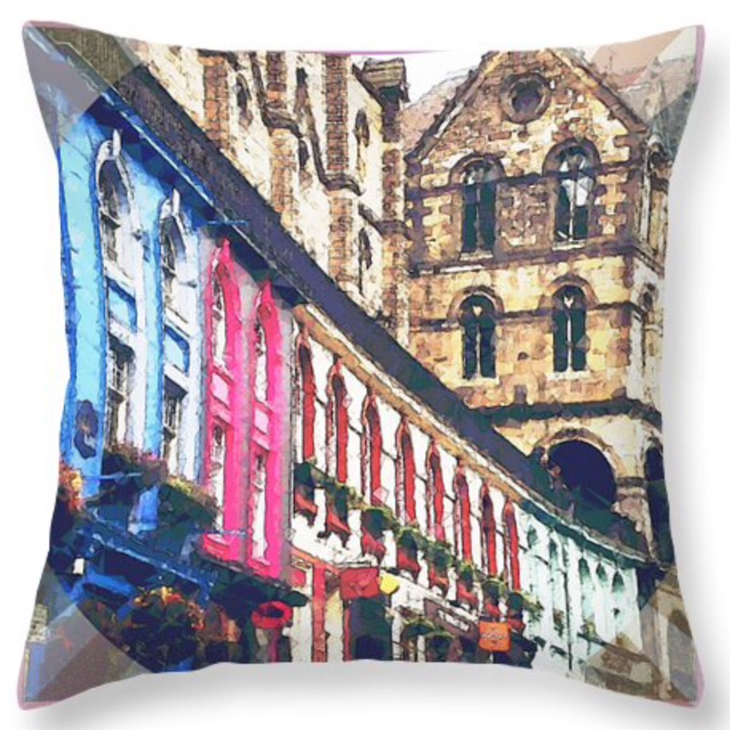 Cushion measuring 16x16 inches complete with zip and hollow fibre insert. Free Postage within uk 😀