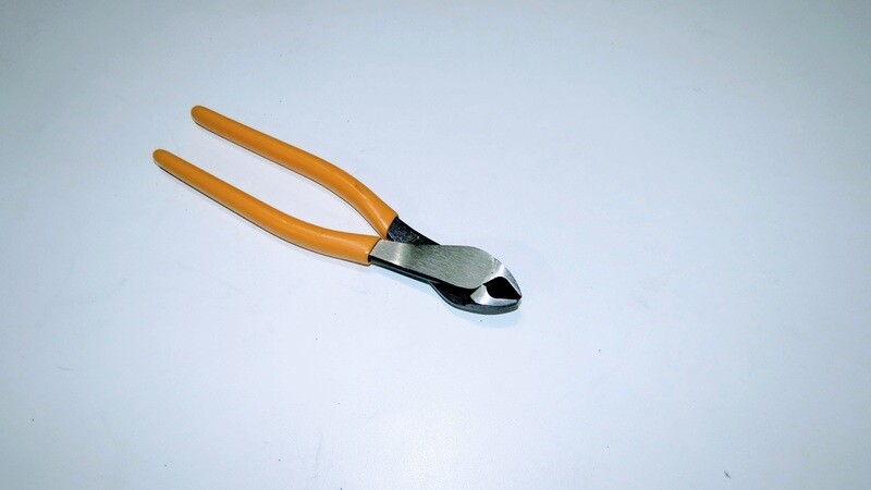 CUTTER À ANGLE  9 &quot; &quot;KLEIN&quot;
