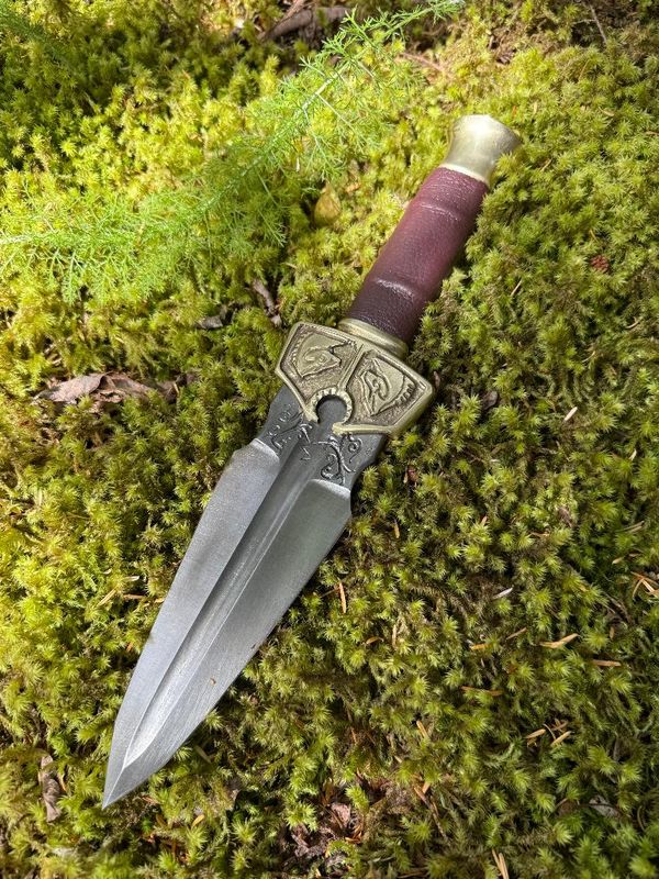 Hrafnir, the Horse-lord&#39;s Dagger