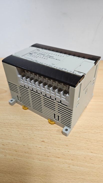 CONTROLADOR PLC OMRON CPM2A-30CDR-A