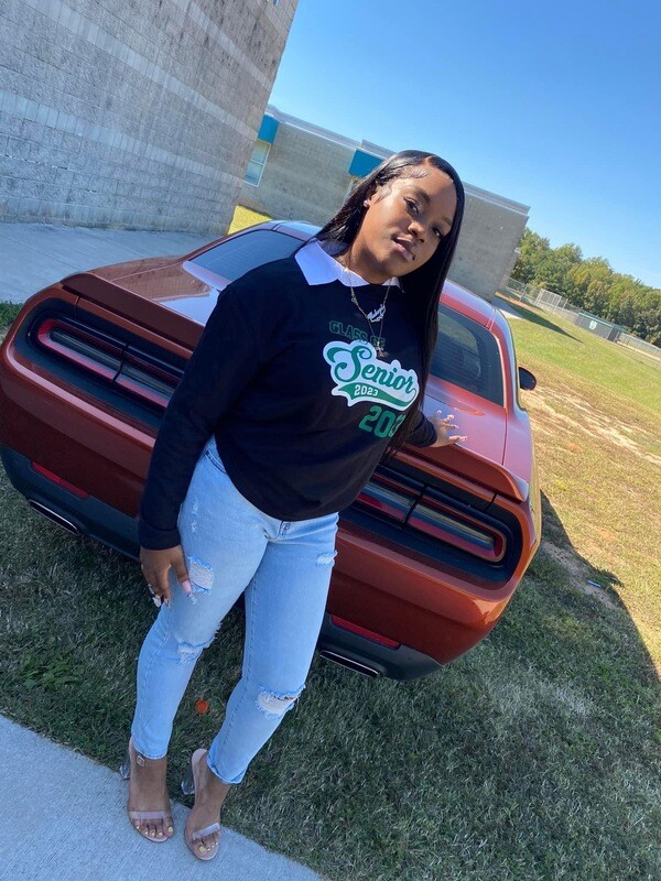Sweat shirts &amp; T-Shirts