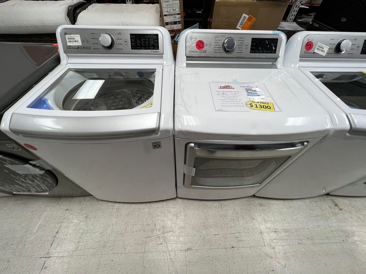 LG WT7305CW / DLEX7800WE Washer & Dryer