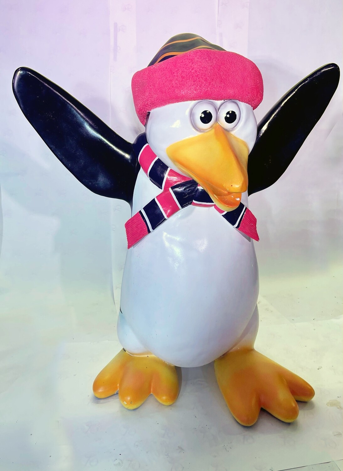 Penguin Louis (Pink)