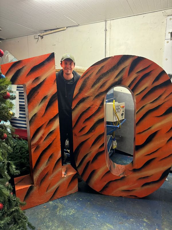 Giant Number Ten (1 & 0)